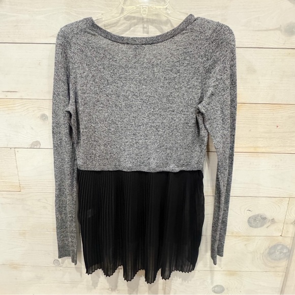 Express heather gray long sleeve layered knit top - Picture 7 of 7